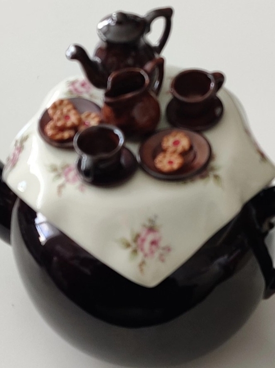 Paul Cardew Other - Paul Cardew "Brown Betty Tea Table" ceramic teapot